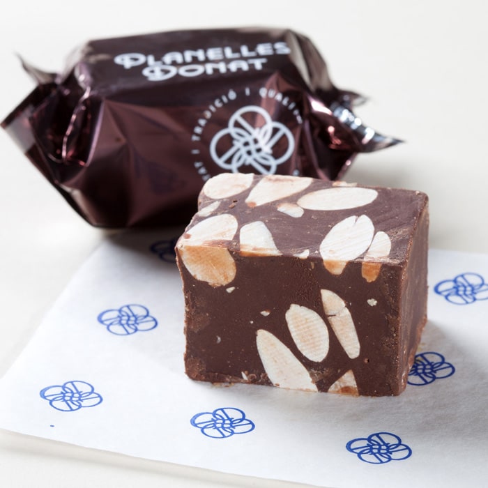 Boîte mini portions de chocolat noir et amandes